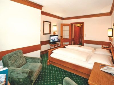 0330BA10D8627B81433E802C76C69C42