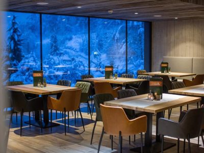 0D55023E43DFB026F3F8C922C42F9D21