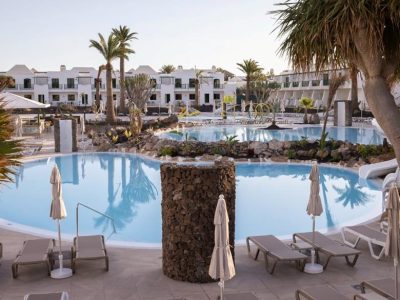 10F2D9BDEA69A9D3A34987B5A60898AE