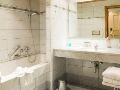 396A47FF2F54AB0219DF832BF11DBAC9