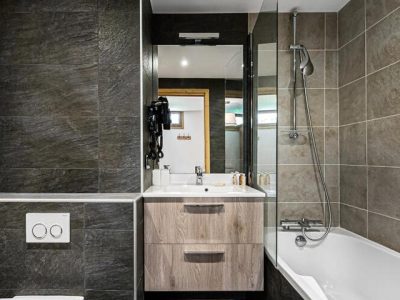 44892824-Original