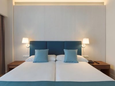 54B0E2D5A3F0409366CC9F6C7264DA7F