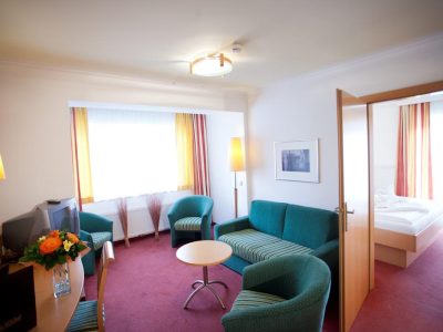 82D0C768F03FA29E40A56807A0269547