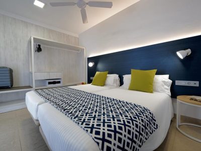 8395F306198BFFFA74E98B6F258AE8E0