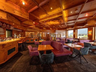 8DD53473664F2597E7A03E7B8BB713C8