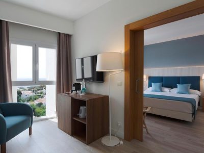 9155B0467749CBB39AF64267A2298DAE