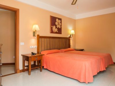 968615FE8C51999C1EB0552ADF5365B4