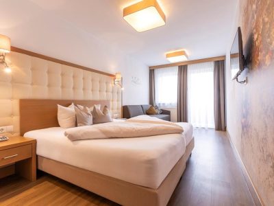 D3B5E24FB21A09BBE9CE91359FF06763