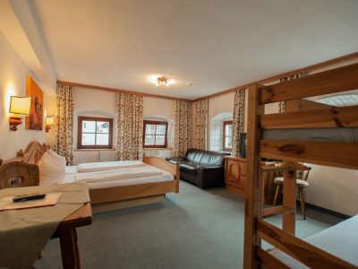 D7ACC753F9C7CBD76D2159959DBC4BD9