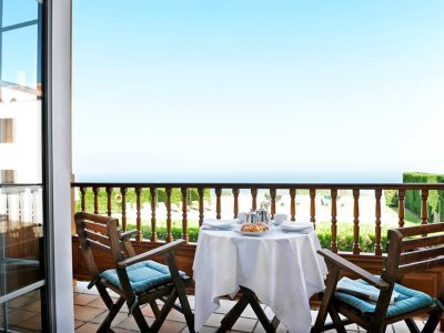 F17ECEB7BCF93E77AF70272AFFF9B0C0